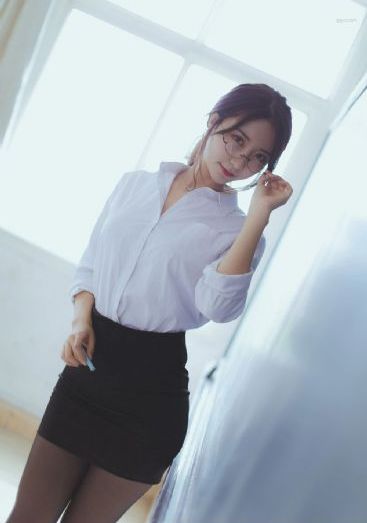 花蝴蝶免费视频在线观看_4K超清在线观看