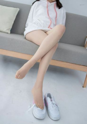 女m跪下用嘴给女主人接尿_剧情片免费观看最新