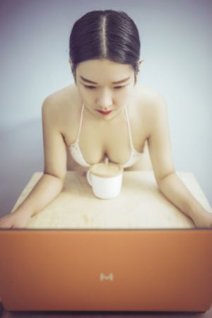 男人扒开女人腿使劲桶动态图_720全集免费观看