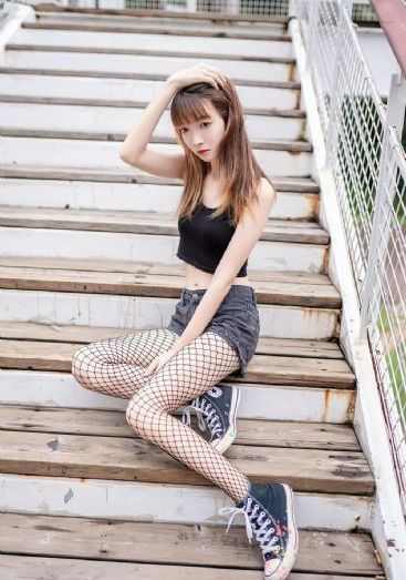 美丽姑娘完整版高清视频免费观看_BD国语BD在线观看
