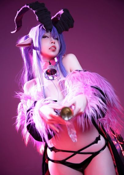 老同学3免费集_十万网红美女美酱