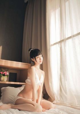 精品久久久久久久久久_蓝光高清在线观看