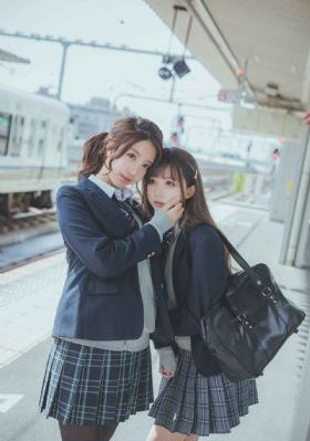 美女扒开粉嫩的尿囗给男生桶_1080P全集免费播放